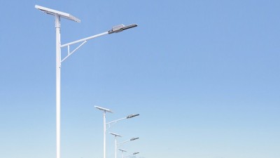 太陽能路燈亮度跟什么因素有關？