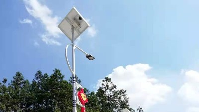 按場景選太陽能離網(wǎng)照明廠家：儲能系統(tǒng)與特色路燈供應(yīng)商推薦