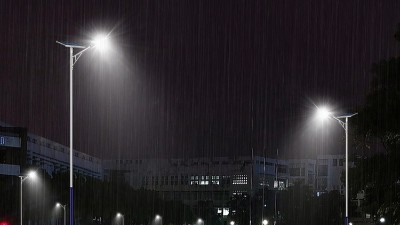 太陽能路燈閃爍怎么辦？