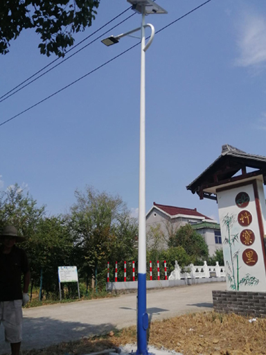 240盞led太陽(yáng)能路燈點(diǎn)亮甘肅蘭州七里河區(qū)